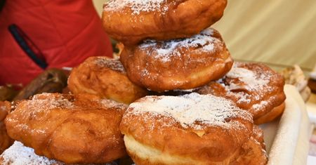 Babcia smaży nawet latem. W środku skarb prosto z ogródka