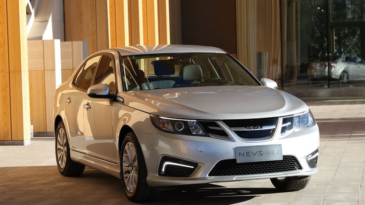 Elektryczny NEVS 9-3EV zadebiutował kilka lat temu. Plany produkcji były śmiałe a potem słuch o nim zaginął.