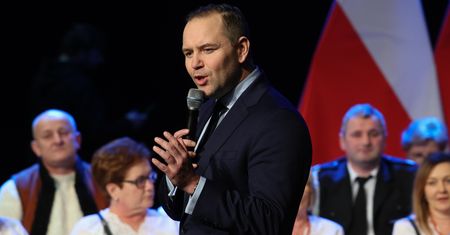 "Niech pan zajrzy do monitoringu". Kłótnia na żywo o Nawrockiego