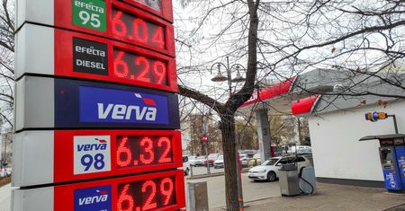 Ceny paliw w dół. UOKiK: od grudnia do stycznia o 20 gr