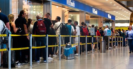 Kilkaset lotów odwołanych. Duże problemy pasażerów w Niemczech