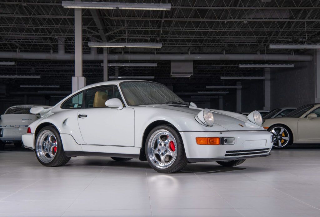 Kolekcja białych porsche