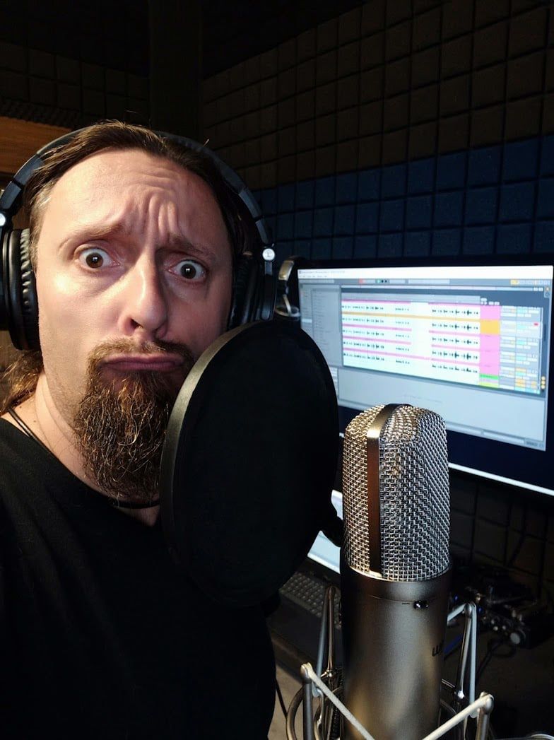 Żyje muzyką i doświadcza jej całym sobą. Jak zaczynał muzyk Krystian "Krystek" Wierzchowski?