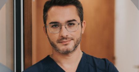 Łukasz P. zawieszony przez NIL. Lekarz miał nielegalnie skopiować dane pacjentów