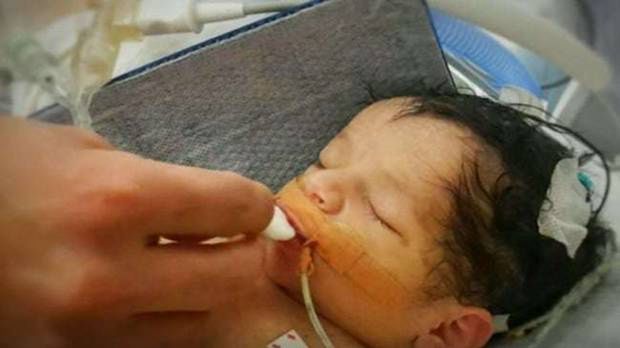 Amelia Khan niedługo po narodzinach.