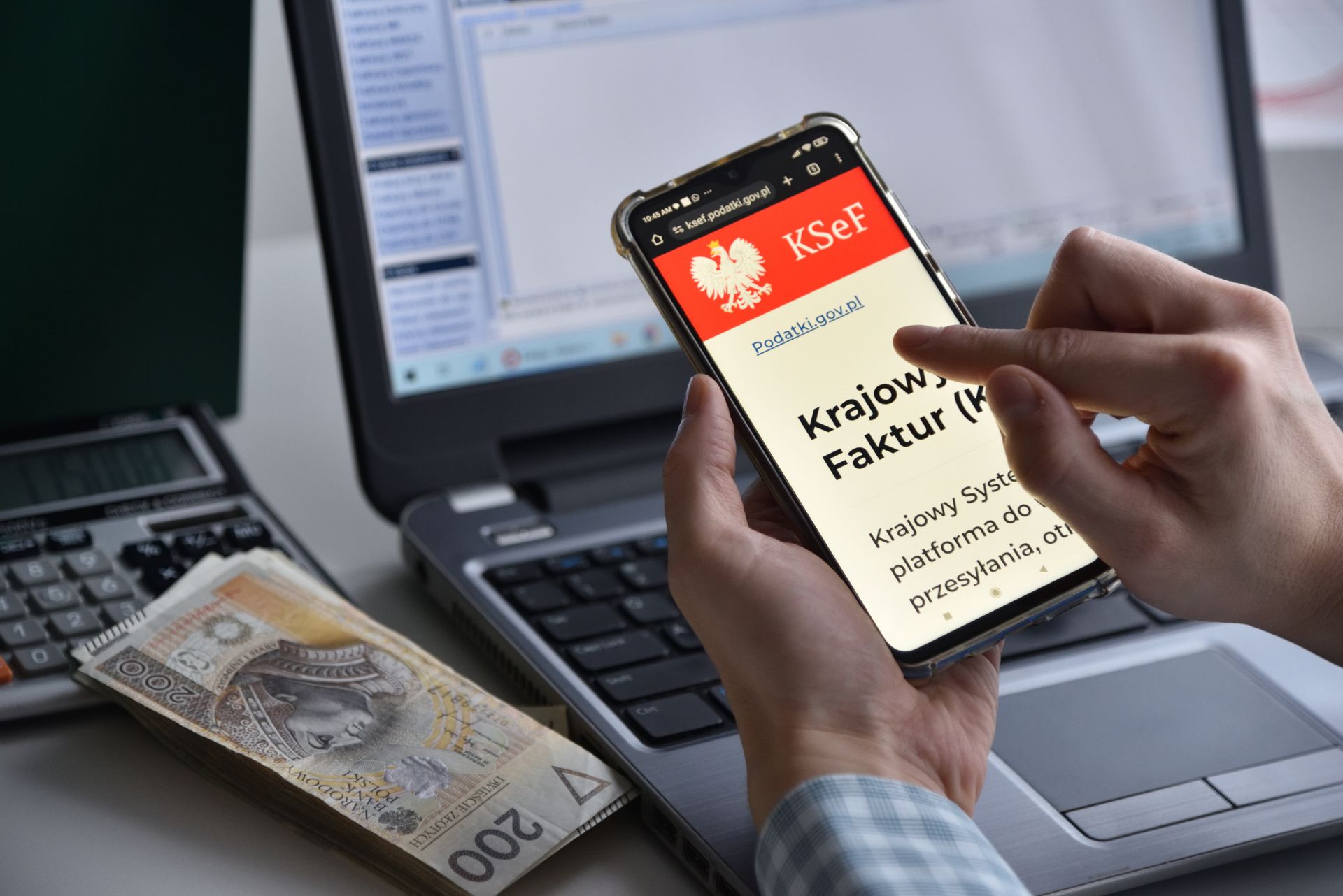 Tysiące firm wystawia faktury w KSeF. Skarbówka pokazuje dane