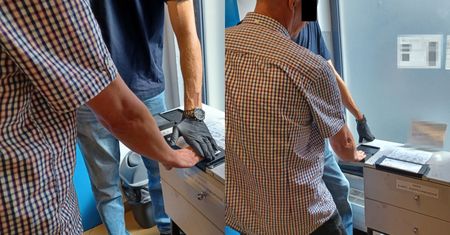 47-latek wjechał w ludzi na pasach. Dwie osoby nie żyją