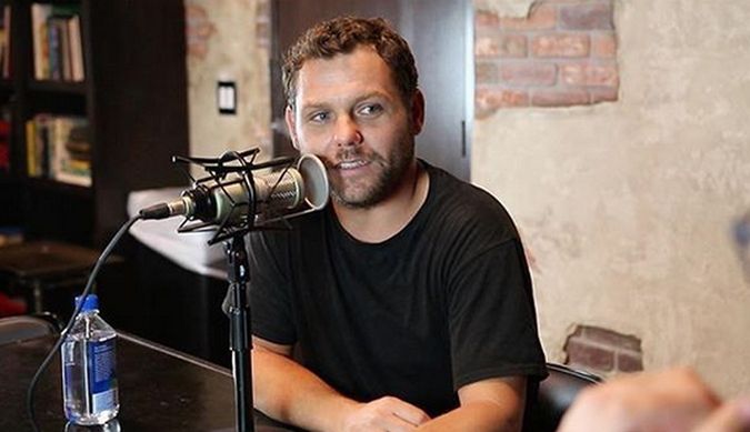 Jason James Richter ma 37 lat