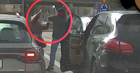 Kierowca Porsche rzucił się na kobietę. Jest ruch prokuratury