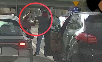 Kierowca Porsche rzucił się na kobietę. Jest ruch prokuratury