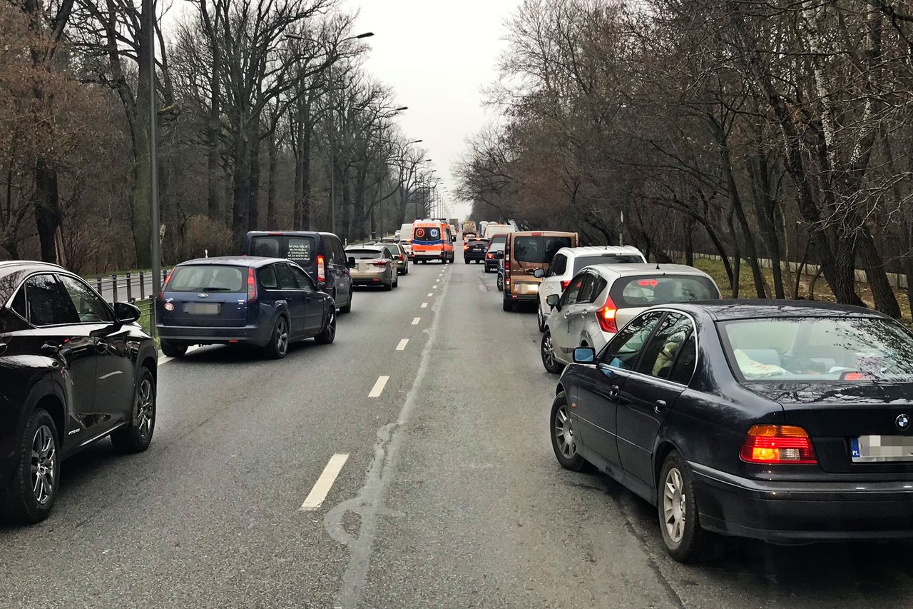 Korytarz życia może uratować ofiarę wypadku. Pamiętajmy o nim i niech jego tworzenie wejdzie nam w krew.