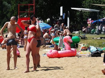 Pierwszy dzień lata na Stawach Jana w Łodzi. Ile za lody i popcorn?