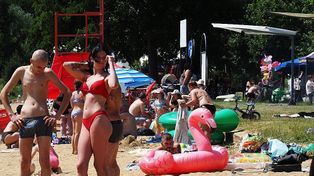 Pierwszy dzień lata na Stawach Jana w Łodzi. Ile za lody i popcorn?