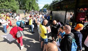 Marsz 4 czerwca w Warszawie. Tłumy zbierają się w stolicy. "Jadą z całej Polski" [RELACJA NA ŻYWO]