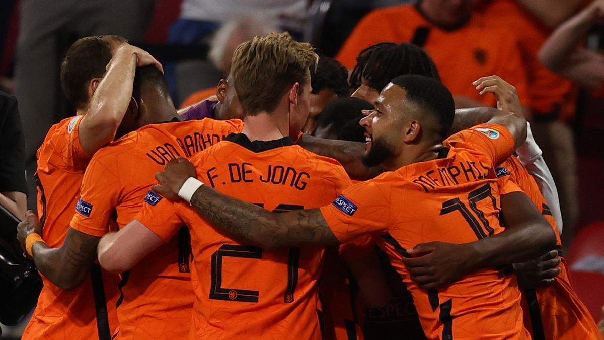 PAP/EPA / Dean Mouhtaropoulous  / Na zdjęciu: piłkarze reprezentacji Holandii