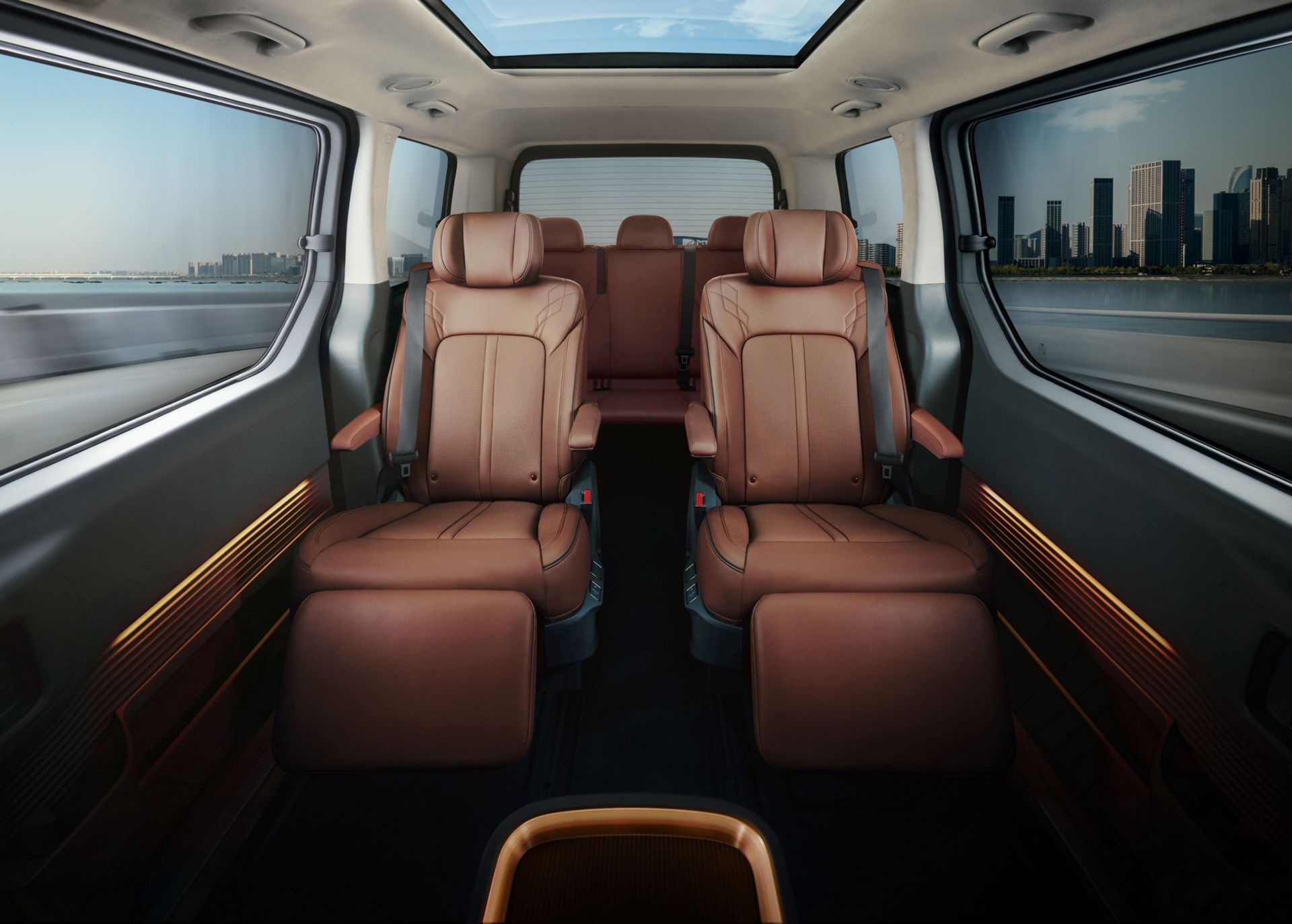 Hyundai Staria (2021)