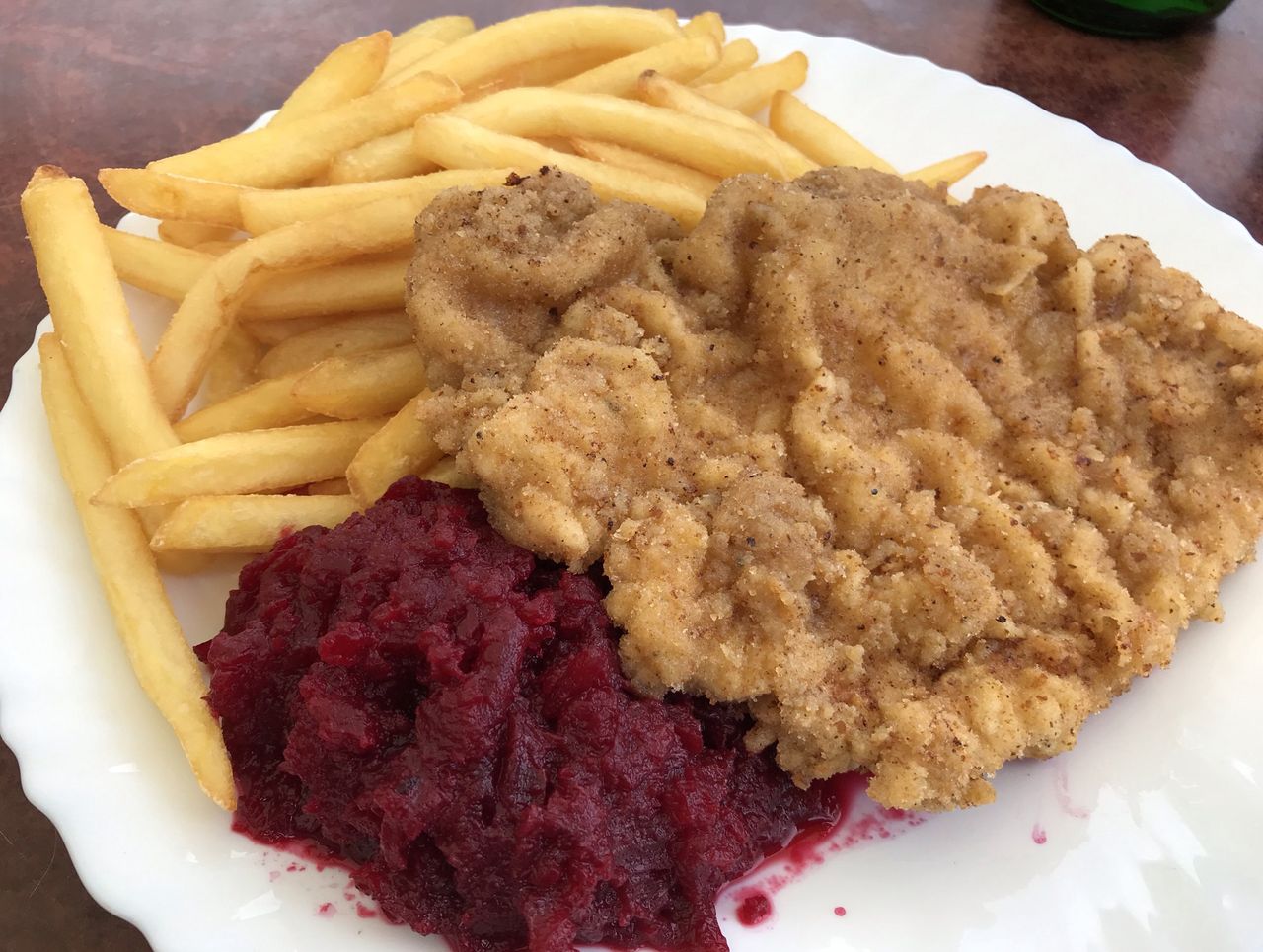 "Najlepsza" i "najgorsza" knajpa w Krynicy Morskiej. Sprawdzamy, ile warte są opinie w sieci