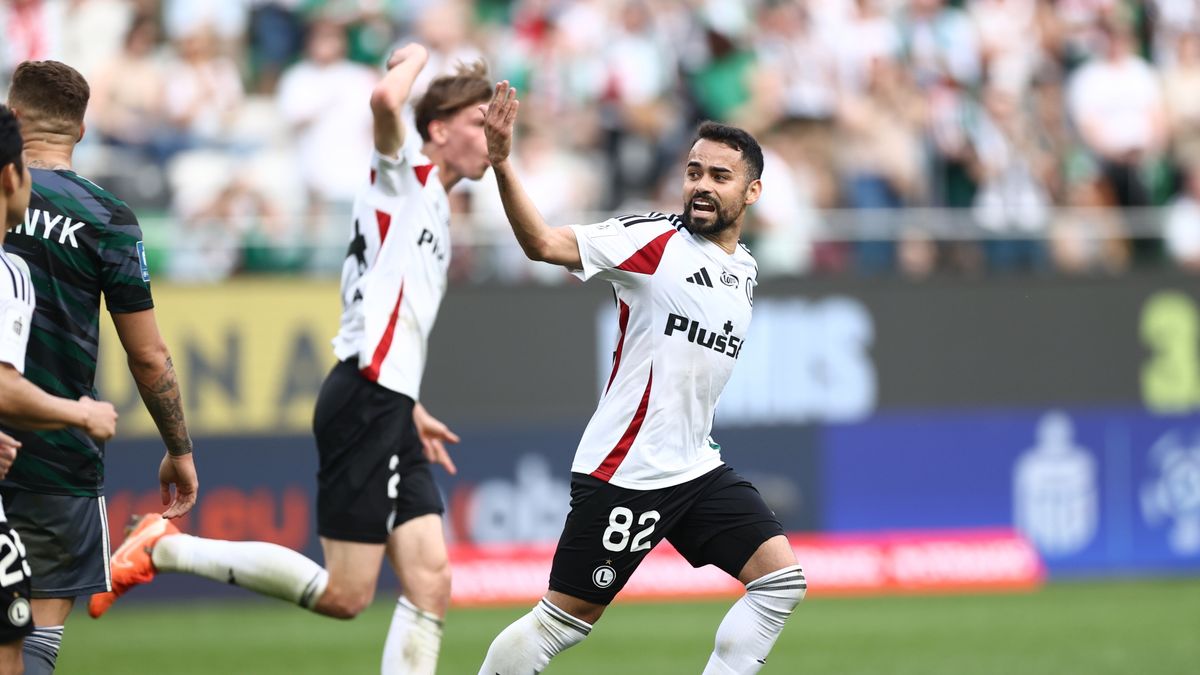 PAP / Leszek Szymański / Na zdjęciu: Legia Warszawa wygrała z Lechią Gdańsk 2:1