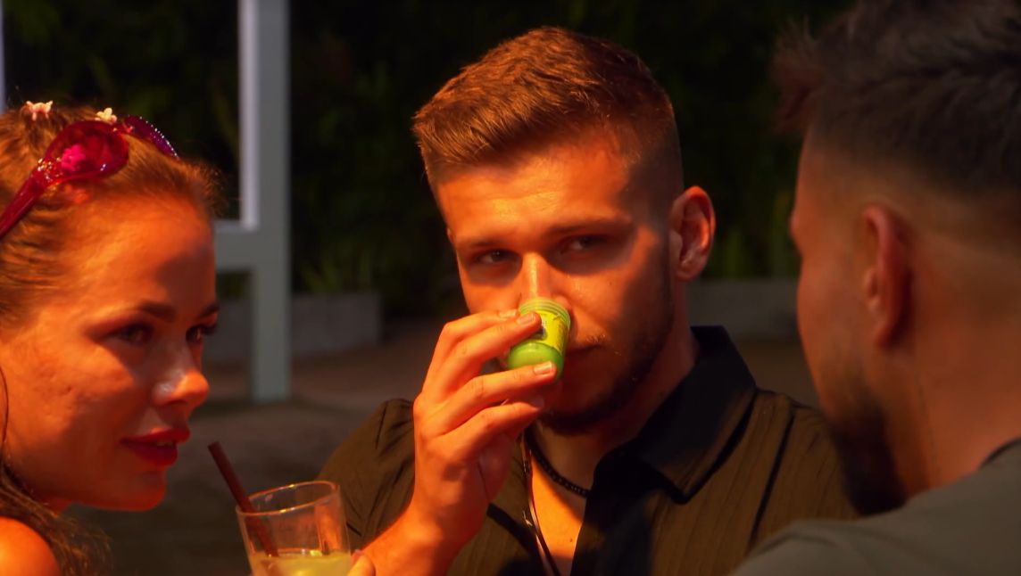 Kłótnia w "Hotelu Paradise"