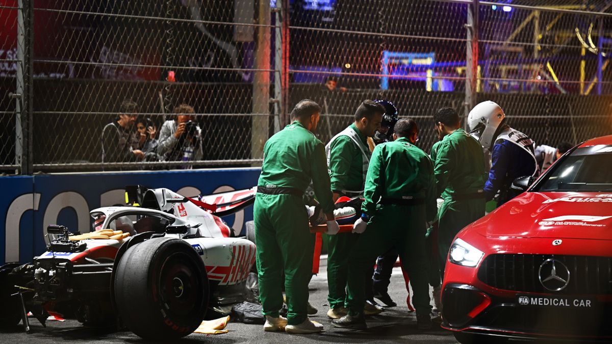 Zdjęcie okładkowe artykułu: Getty Images / Na zdjęciu: wypadek Micka Schumachera