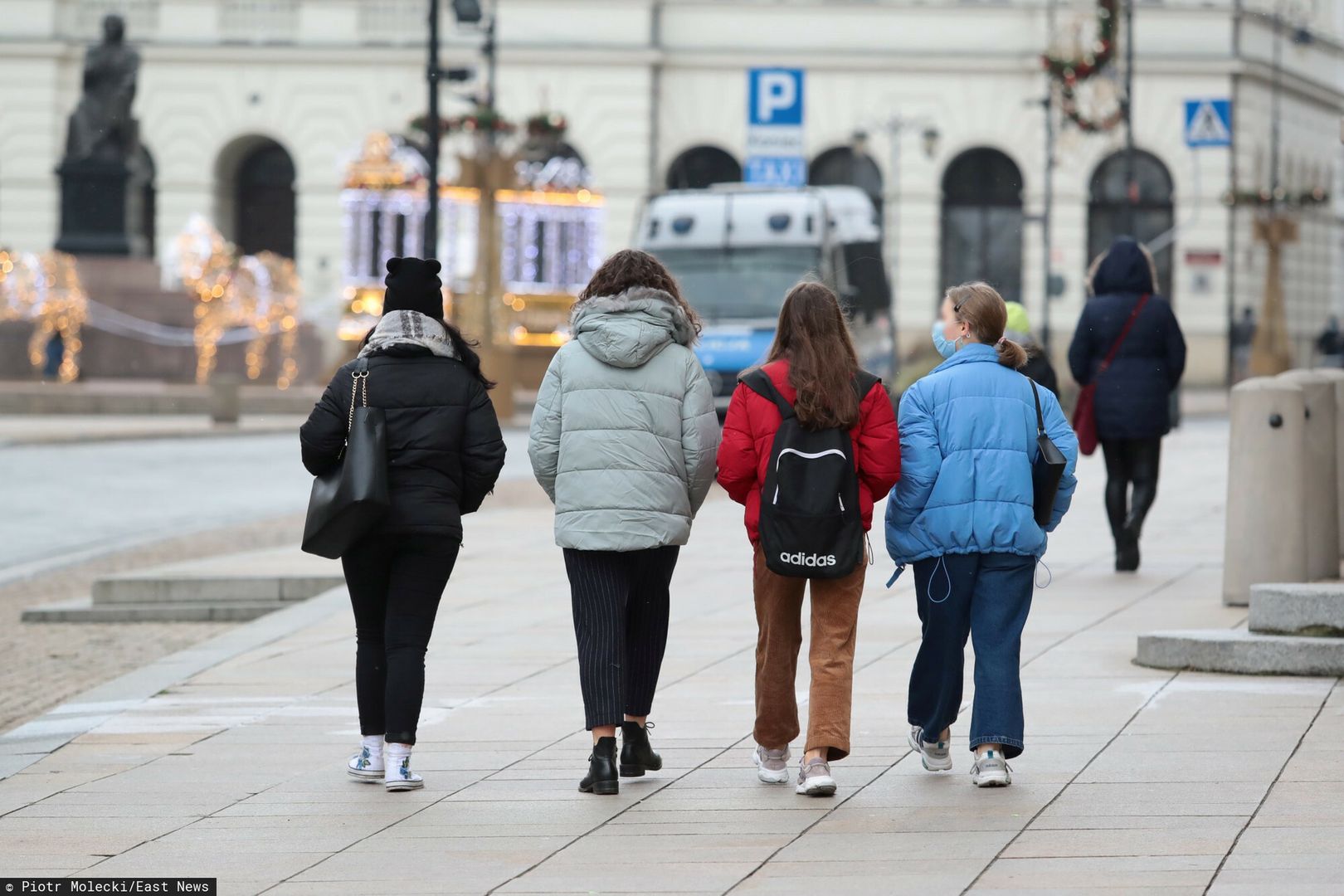 Wielkanoc w pandemii z zakazem przemieszczania się "bez powodu"? Prawnik tłumaczy, dlaczego rząd nie może go wprowadzić