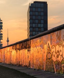 Mur Berliński - kiedy i dlaczego powstał, kiedy runął. Co warto wiedzieć o Murze Berlińskim?