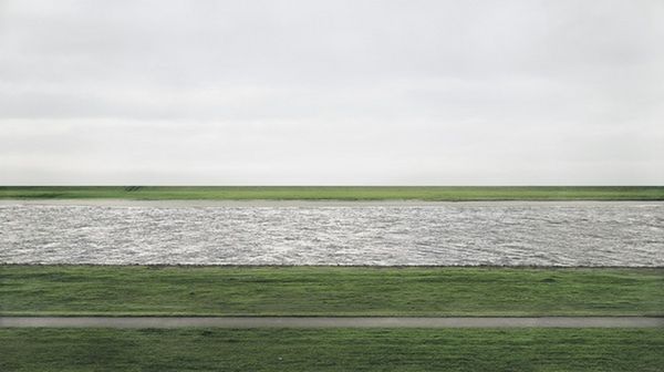 Rhein II, fot. Andreas Gursky