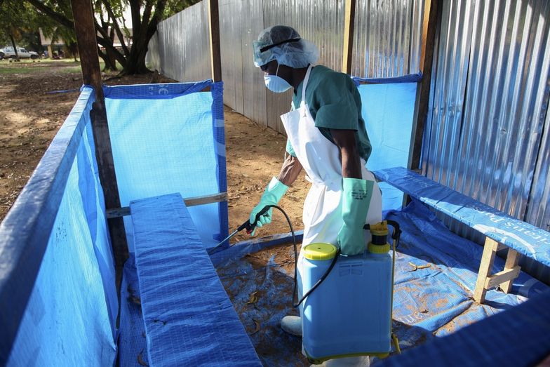 Hiszpania gotowa na transport chorego z wirusem Ebola