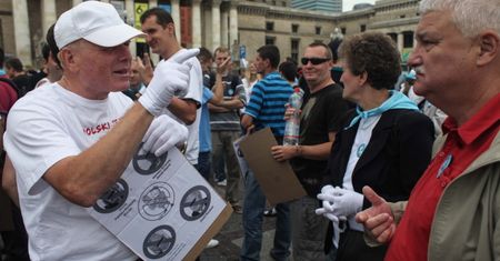 Protest głuchych i niedosłyszących przeszedł ulicami Warszawy