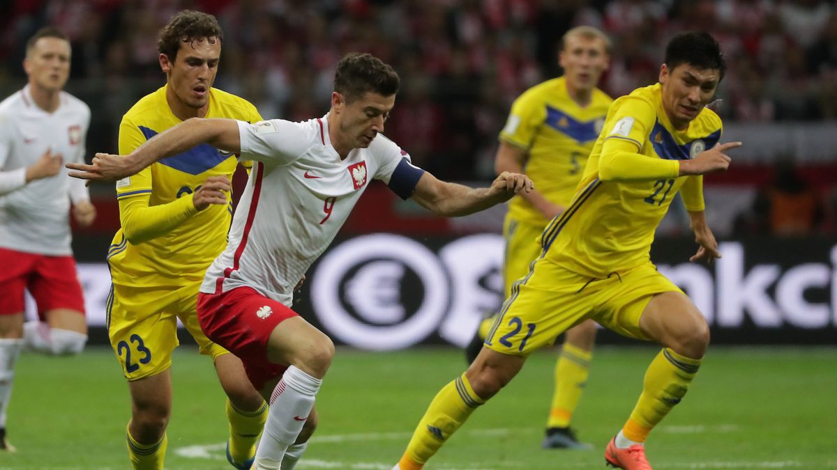 PAP / Bartłomiej Zborowski / Na zdjęciu: Robert Lewandowski (w środku)