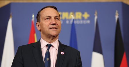 Sikorski w "New York Times". O tym, jak negocjować z Putinem