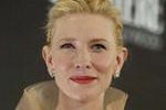 Związane piersi przerażonej Cate Blanchett