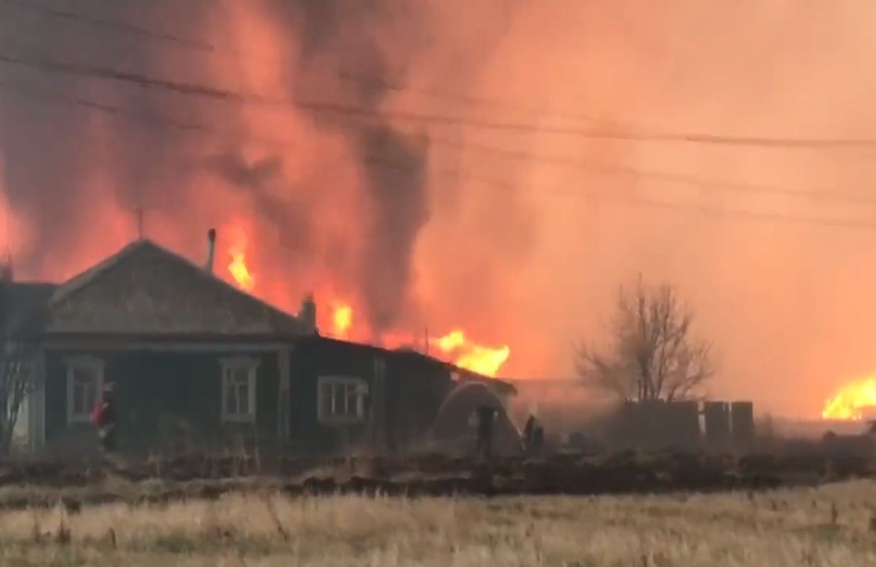 Rosja w ogniu: pożary szaleją na Uralu i Syberii