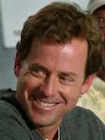 Greg Kinnear i Kelly Preston rodzicami Miley Cyrus