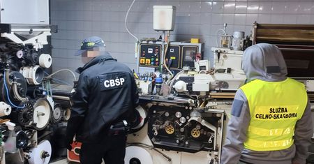 Zlikwidowali "fabrykę" papierosów. Towar warty ponad 12 mln zł