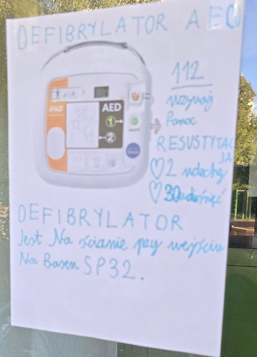 Oryginalne ogłoszenie na bloku w Toruniu