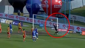 Takiej bramki jeszcze nie widziałeś. Kuriozalny gol w PKO Ekstraklasie (wideo)