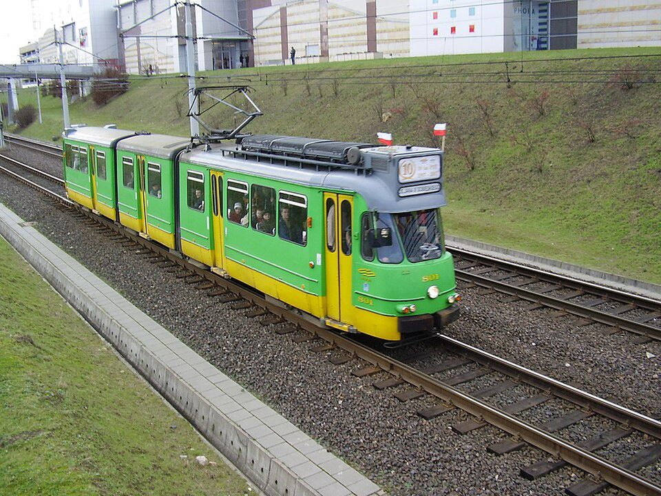 Poznań: Żółty słodziak będzie atrakcją Katarzynek? 65-letni holender wraca na tory