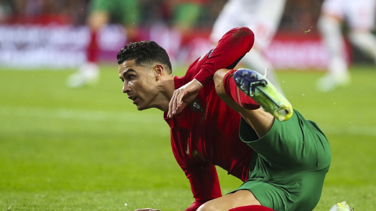 Portugal player Cristiano Ronaldo in action during the FIFA World Cup Qatar 2022 play-off qualifying soccer match Portugal vs North Macedonia held on Dragao stadium in Porto, Portugal, 29 March 2022. EPA/JOSE COELHO Dostawca: PAP/EPA.