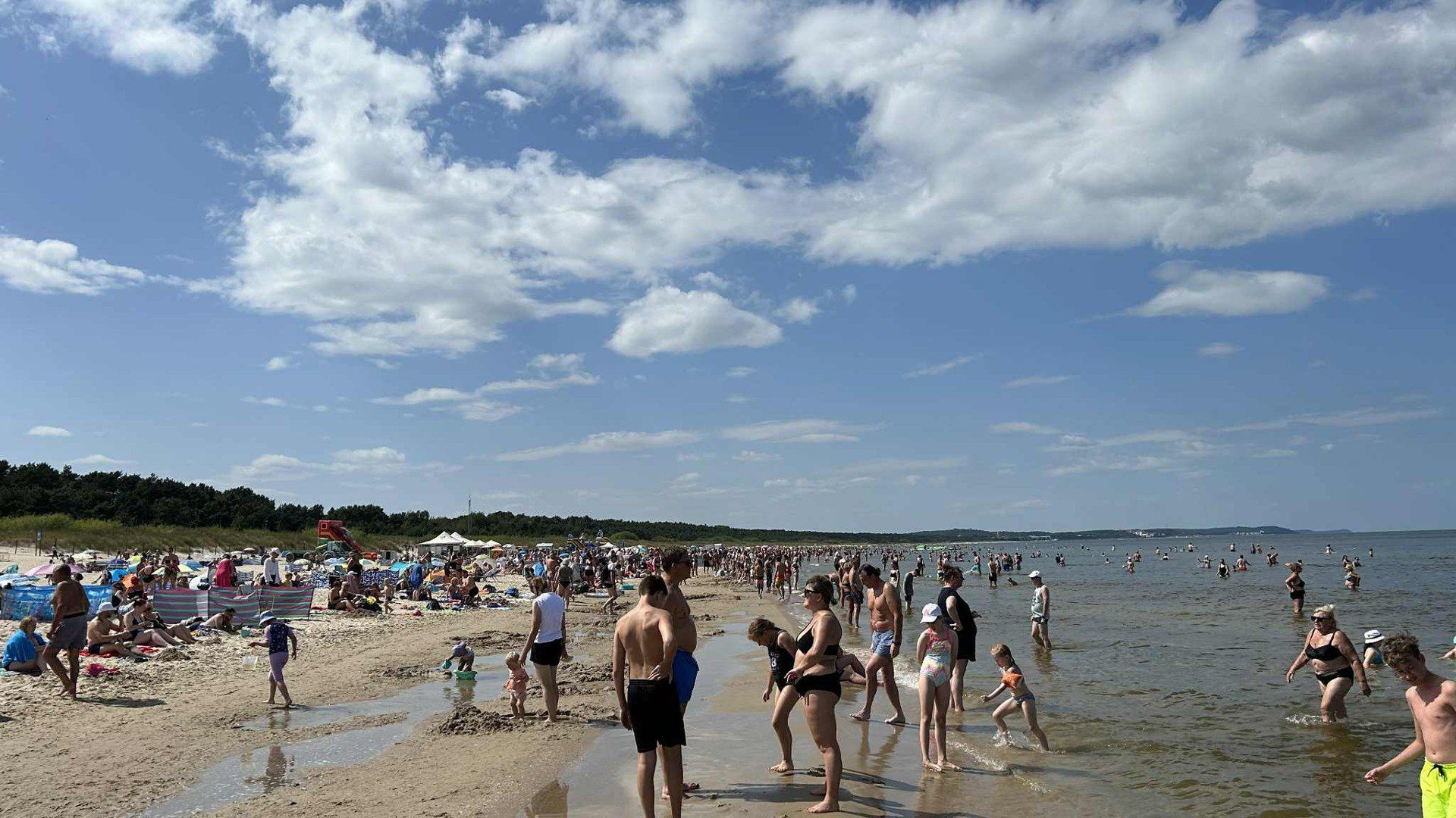 plażą w Świnojściu