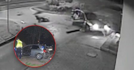19-latek za kierownicą audi uderzył w latarnię. Siła uderzenia wyrzuciła nastolatków z auta