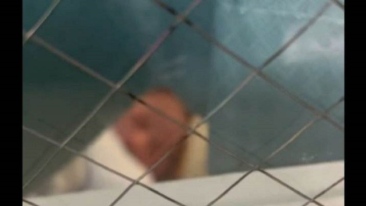 Dziecko zostało nagrane przez ojca.