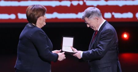 "Zasłużony dla polszczyzny". Ważna nagroda dla Profesora Miodka