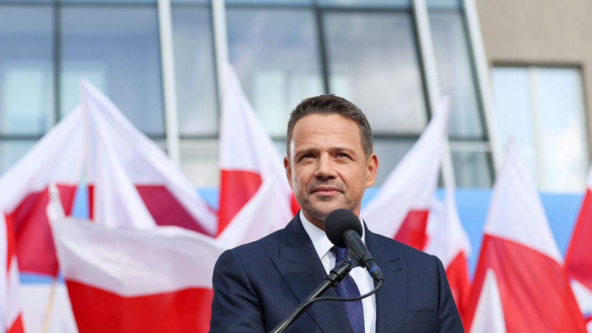 SOSNOWIEC, POLAND - 2025/05/20: Rafal Trzaskowski, Mayor of Warsaw and presidential candidate for the Civic Coalition (Civic Platform/Platforma Obywatelska), addresses supporters during a campaign rally. As a leading centrist and pro-European politician, Trzaskowski engages the audience as part of his nationwide campaign for the Polish presidency. Campaign rally of presidential candidate Rafal Trzaskowski in Sosnowiec on 20 May 2025, was part of his nationwide tour ahead of the Polish presidential election. (Photo by Grzegorz Wajda/SOPA Images/LightRocket via Getty Images)