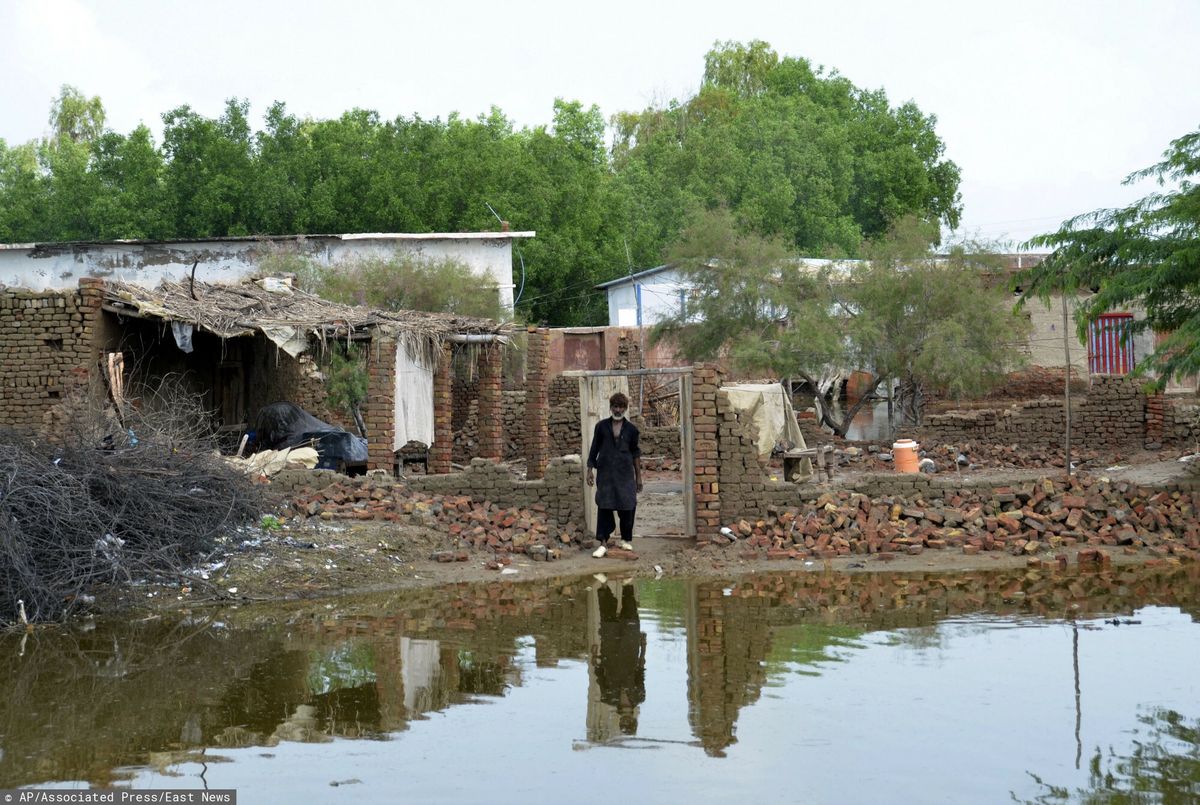 Pakistan od kilku tygodni mierzy się z niszczycielskimi powodziami