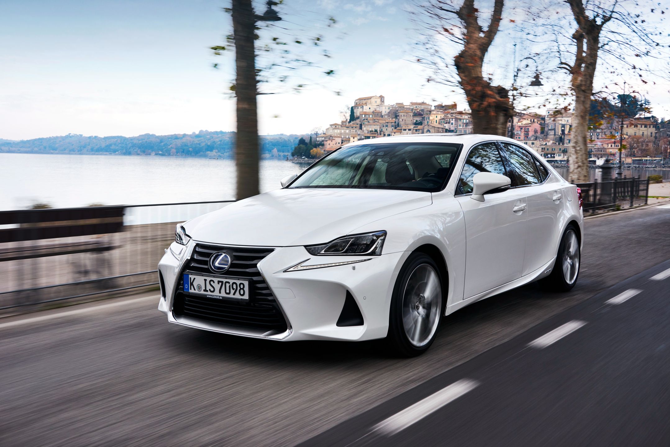 Lexus IS 4