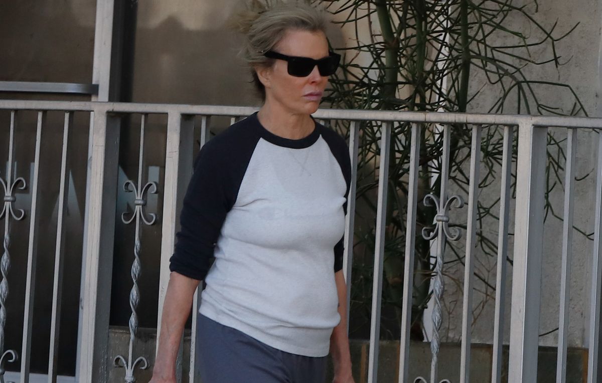 Kim Basinger od tragedii z udziałem byłego męża chodzi tak po ulicach Los Angeles