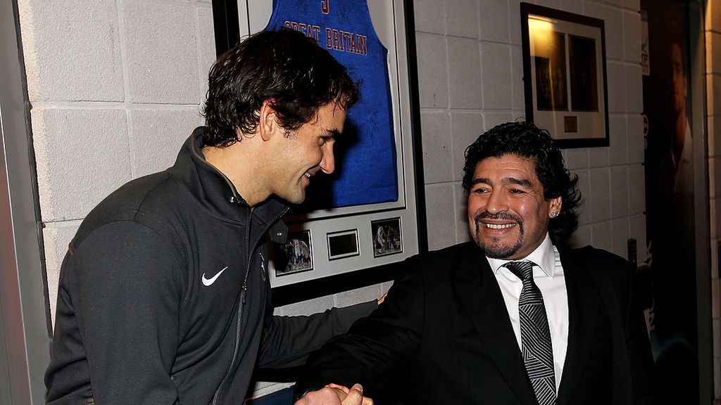 Getty Images / Clive Brunskill / Na zdjęciu: Roger Federer i Diego Maradona