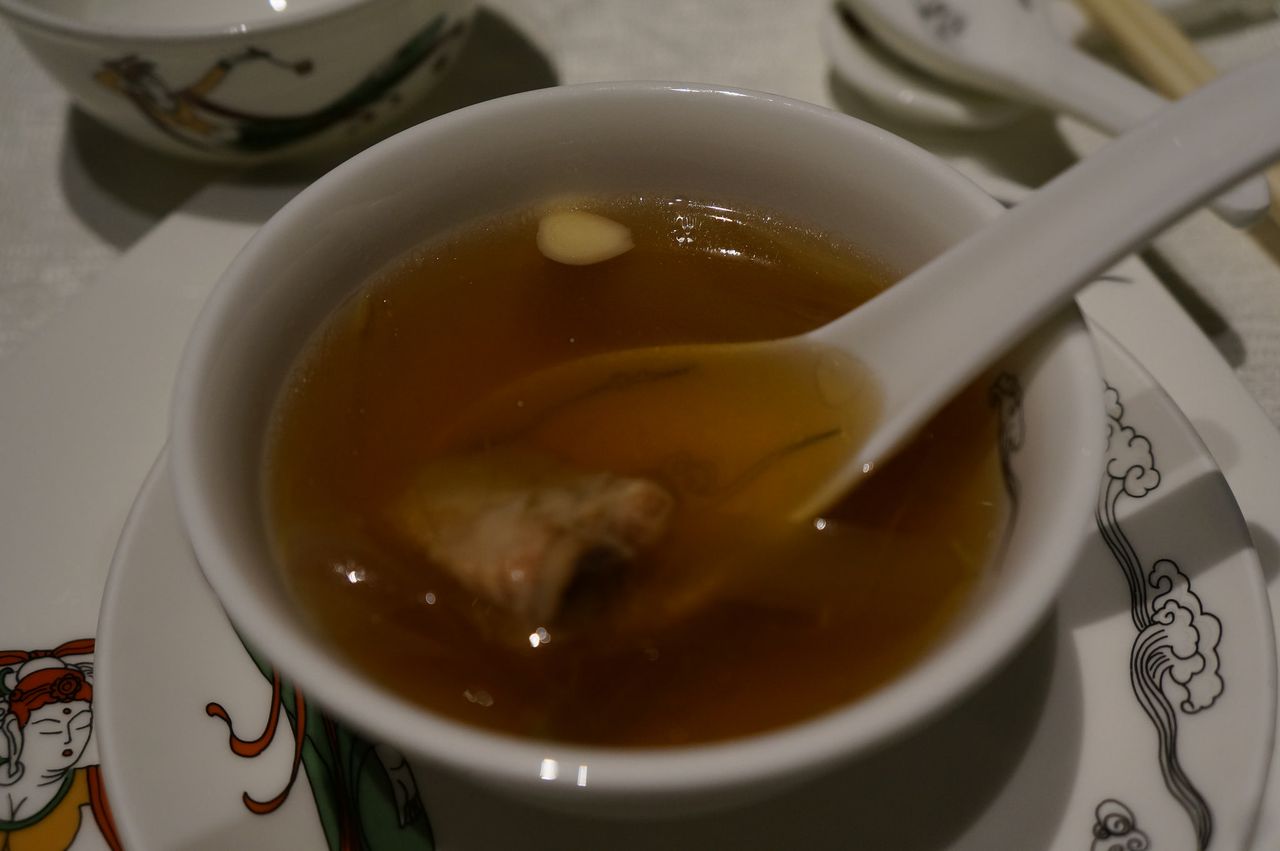 Wołowa kostka rosołowa przygotowana z dodatkiem wody