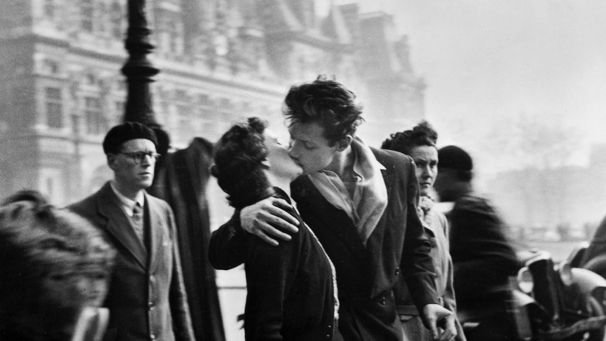 Najbardziej znane zdjęcie ”uliczne” Roberta Doisneau zostało ustawione 1